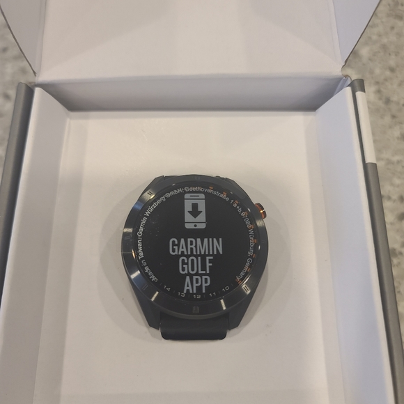 Garmin Approach S40 Golf Watch - Picture 2 of 3